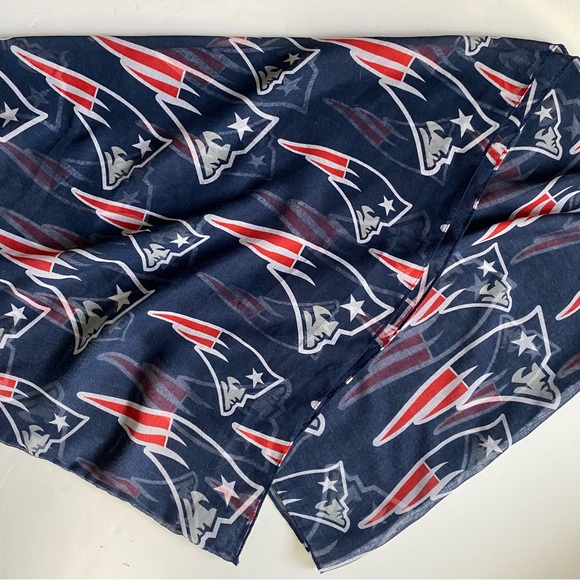 New England Patriots Infinity Scarf Football  Sheer Red Blue Pats Logo EUC NFL - Picture 1 of 14
